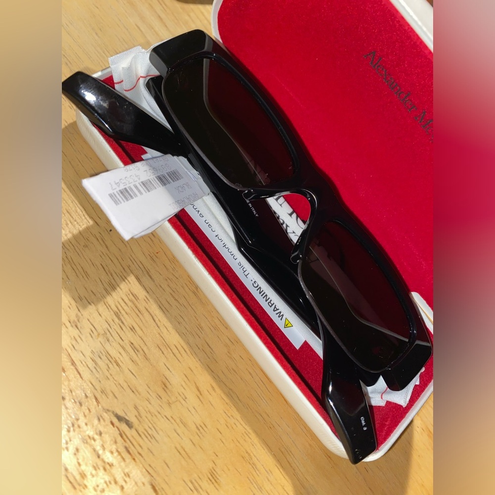 Unisex Alexander Mcqueen AM0404S-001 Sunglasses